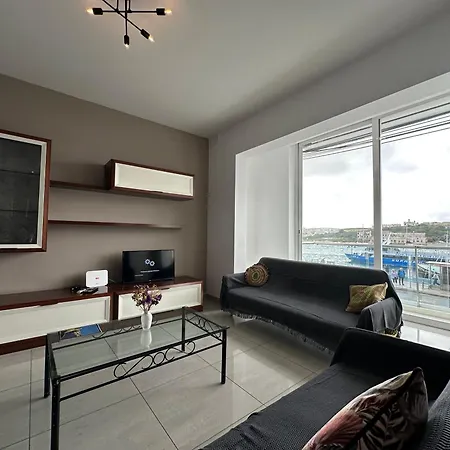 Seafront Breeze Lifestyle דירה סליאמה
